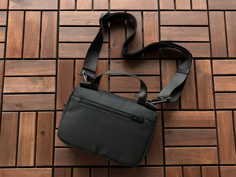 Essentials Bag 7