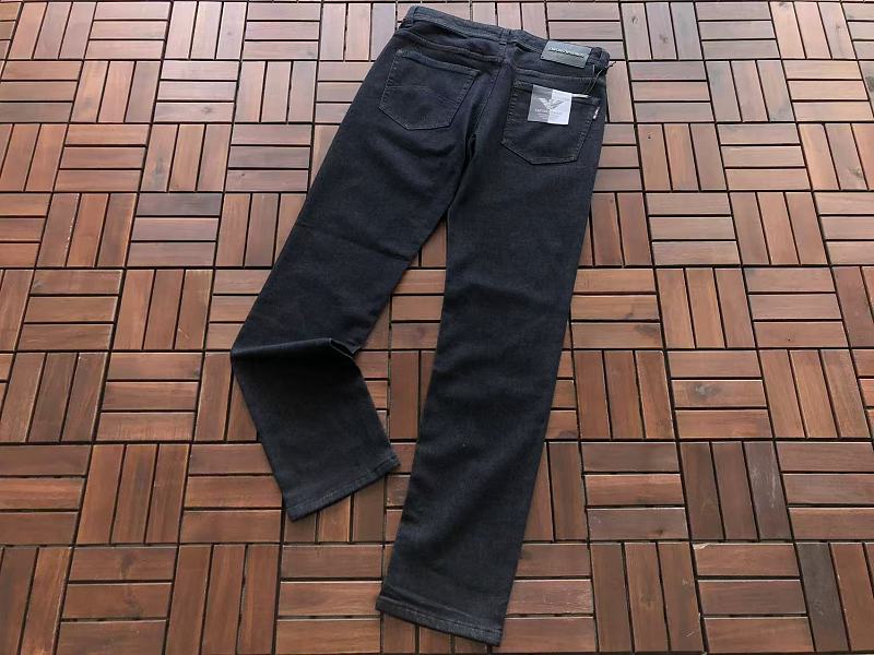 E P R A M N Jeans · 4