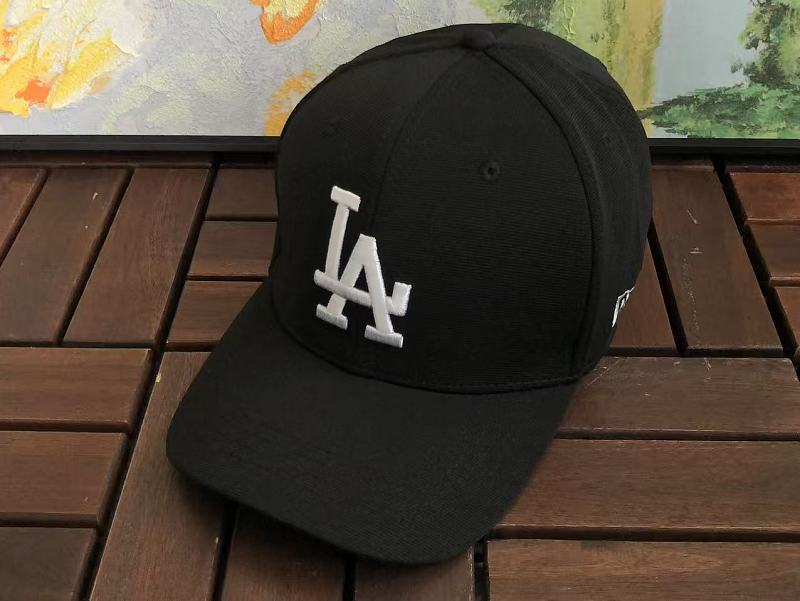 Mlb & N W E A Cap · 5