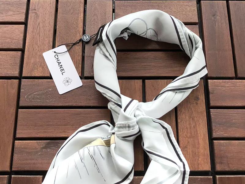 C A E Scarf · 4