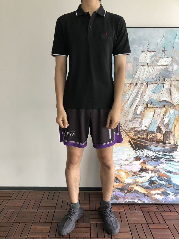M R T-shirt 4