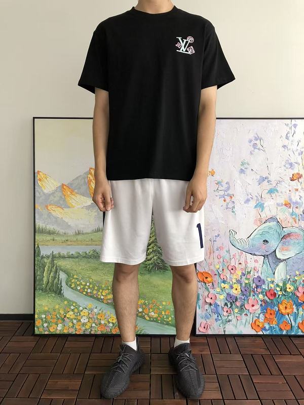 L T-shirt · 3
