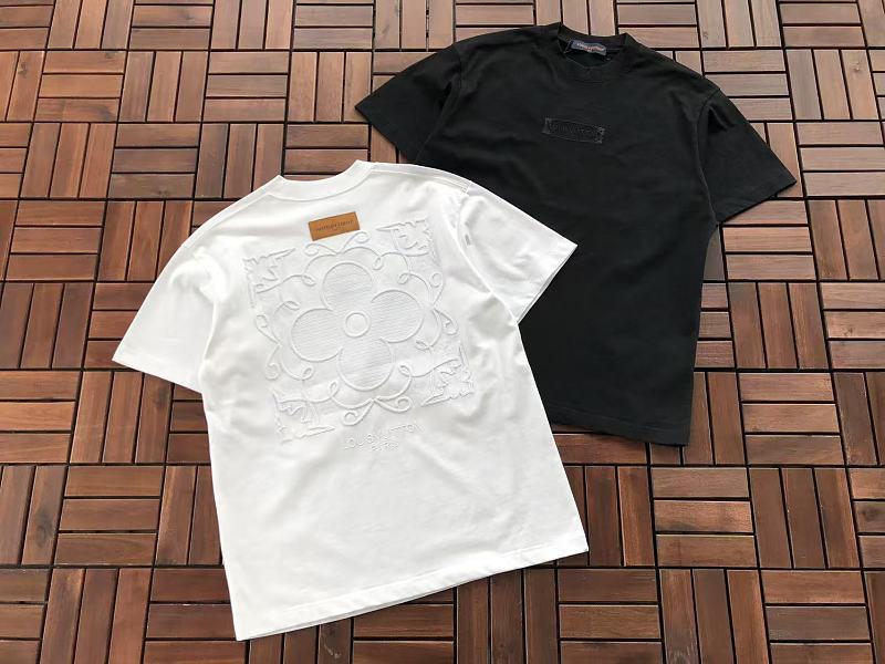 L T-shirt · 6