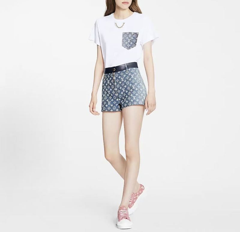 L T-shirt · 3