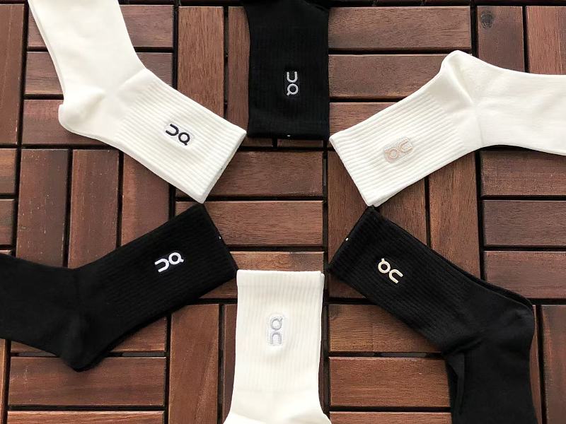 On Ru I G Socks 4