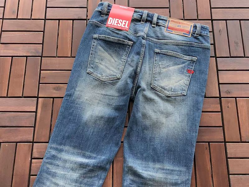 D E E Jeans · 5