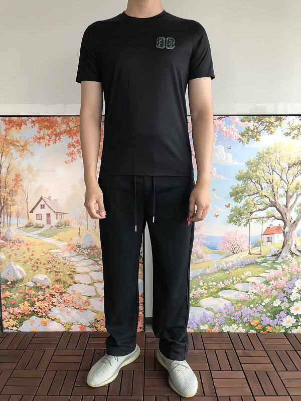 B L Ia A T-shirt · 3