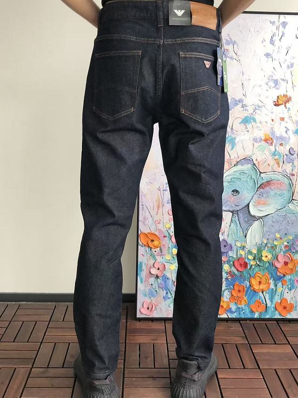 E P R A M N Jeans · 4