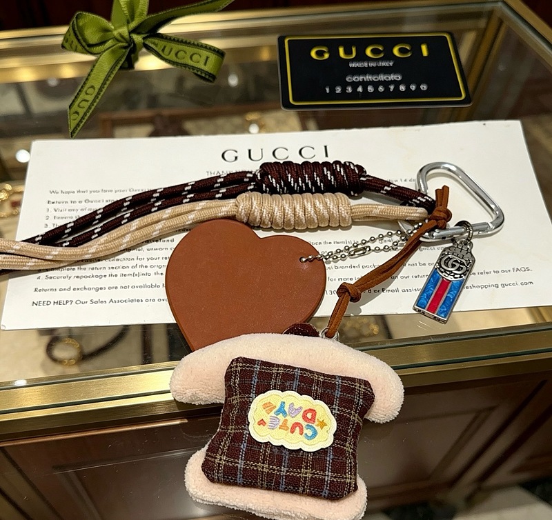 G C I Jewelry · 4