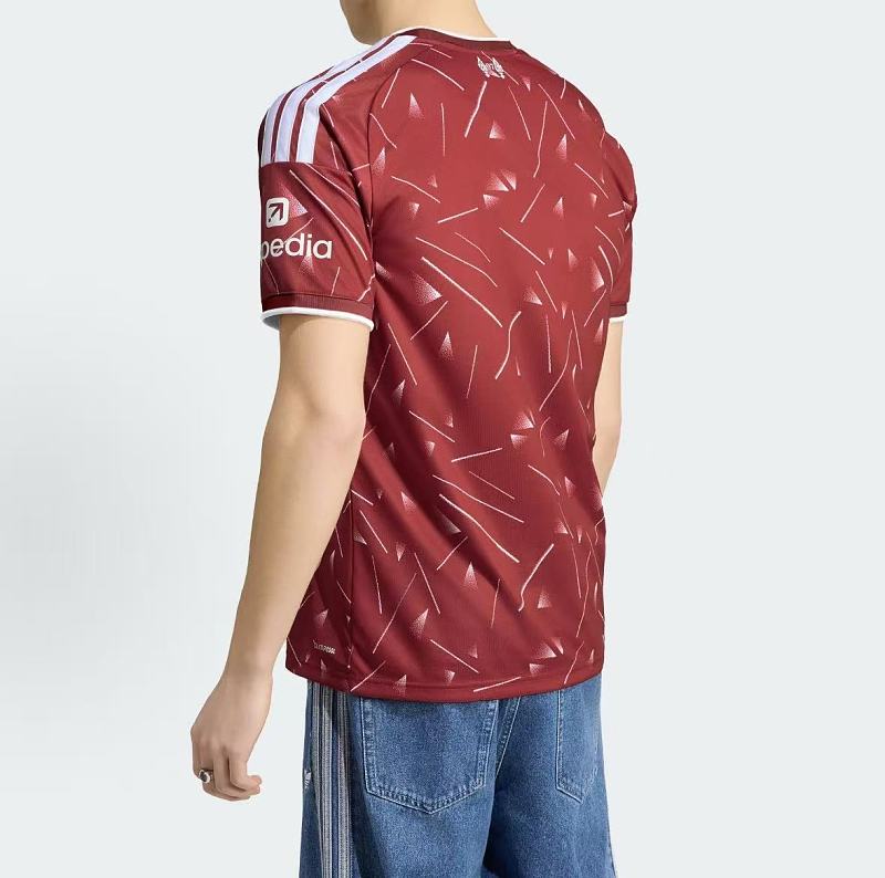 Football T-shirt · 3