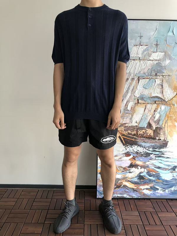 Br N L O C Ci L I T-shirt Sweater · 4