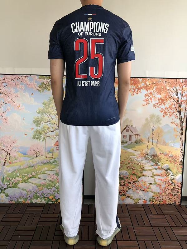 Football T-shirt · 3