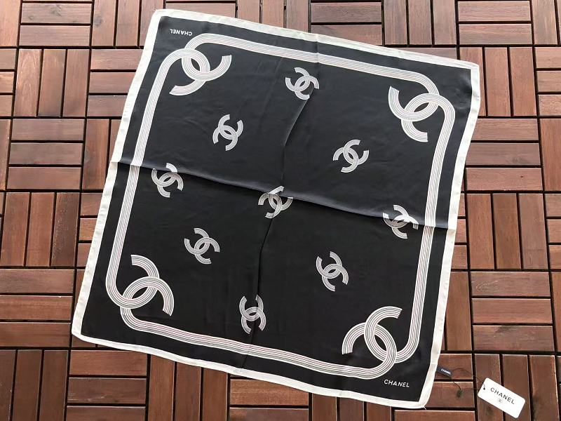 C A E Scarf · 4