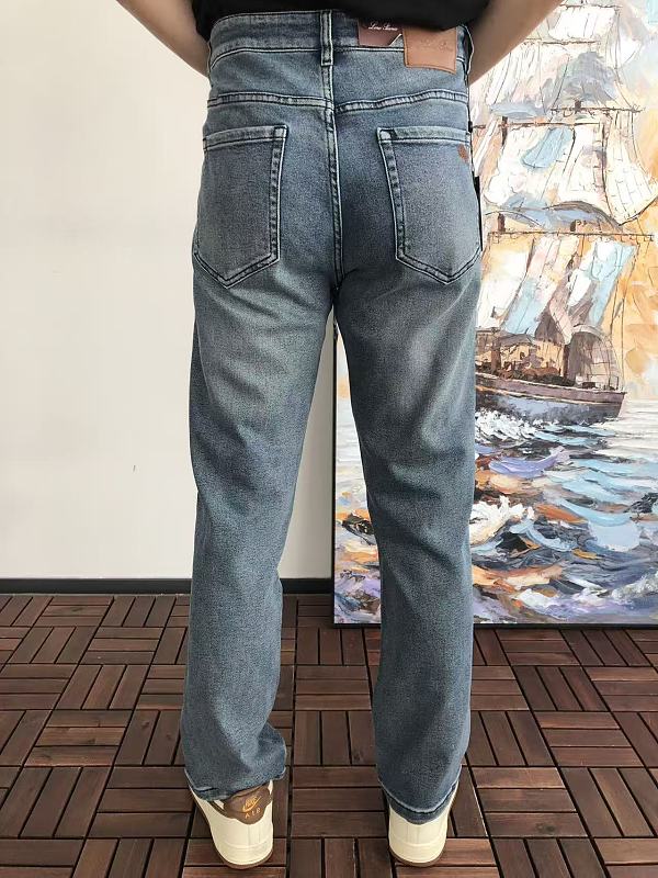 L O P A A Jeans · 4
