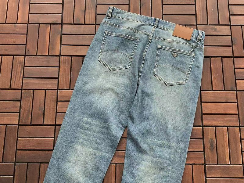 E P R A M N Jeans 7