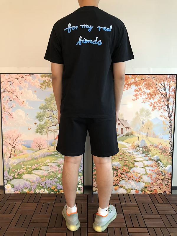 D O T-shirt · 4