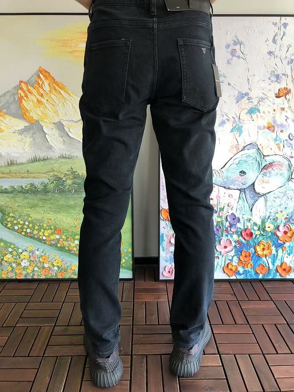 E P R A M N Jeans 4