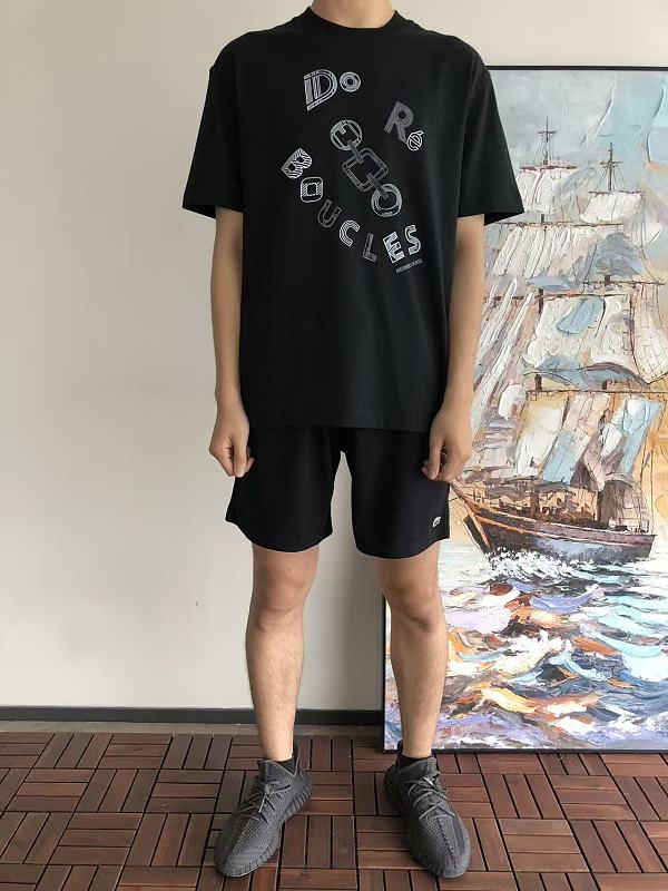 H R E T-shirt · 4