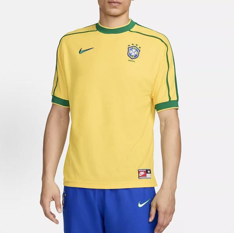 Football T-shirt · 3