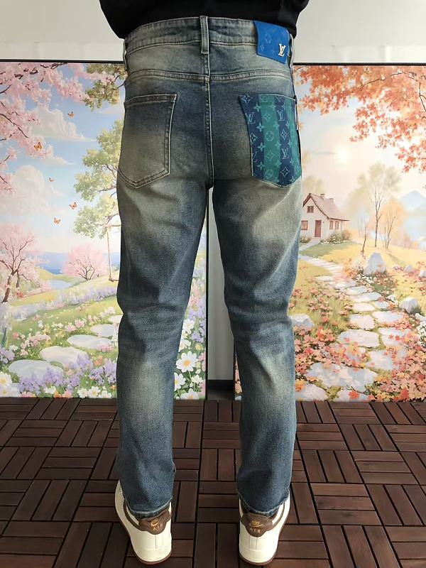 L Jeans · 4