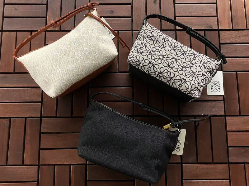 L E Bag 3