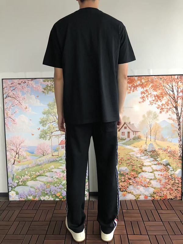 Undefeated T-shirt · 4