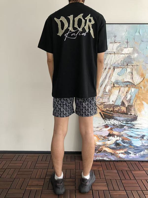 D O T-shirt 4