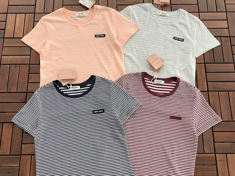 M U M U T-shirt Woman · 6