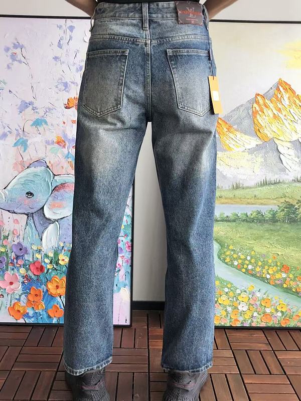 L Jeans · 4