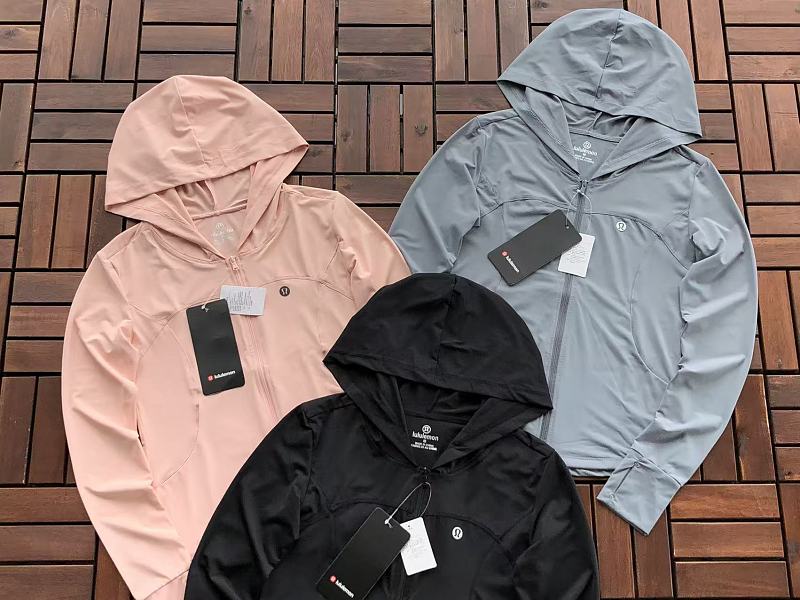 L Ul M N Hoodie Woman · 5