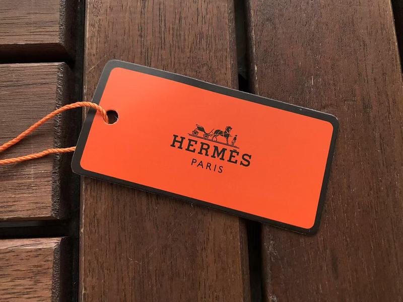 H R E Scarf 9