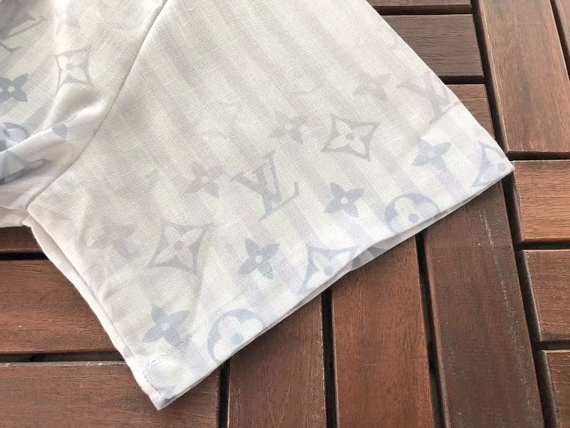 L T-shirt Shirt Shorts 12
