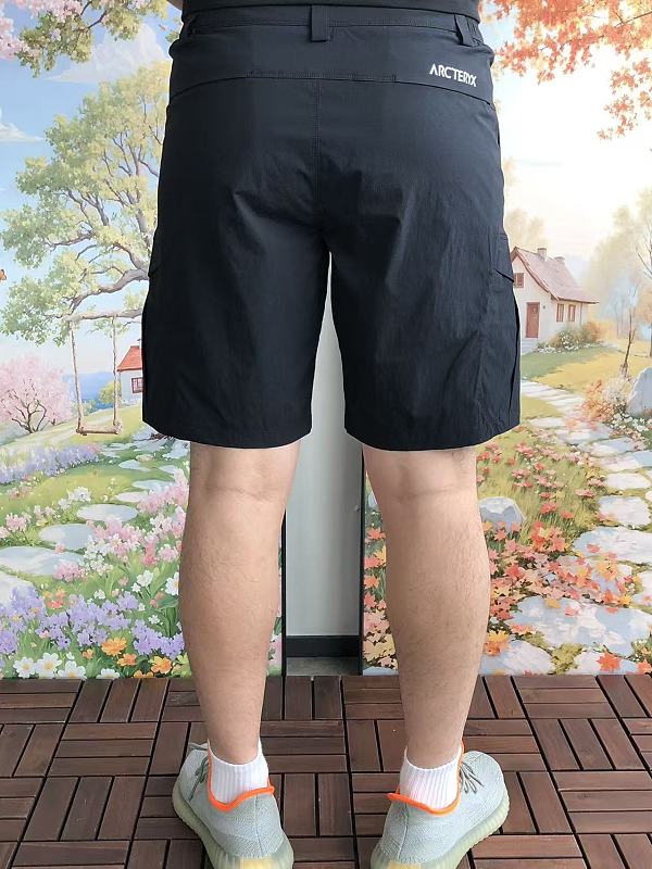 A T Yx Shorts · 4