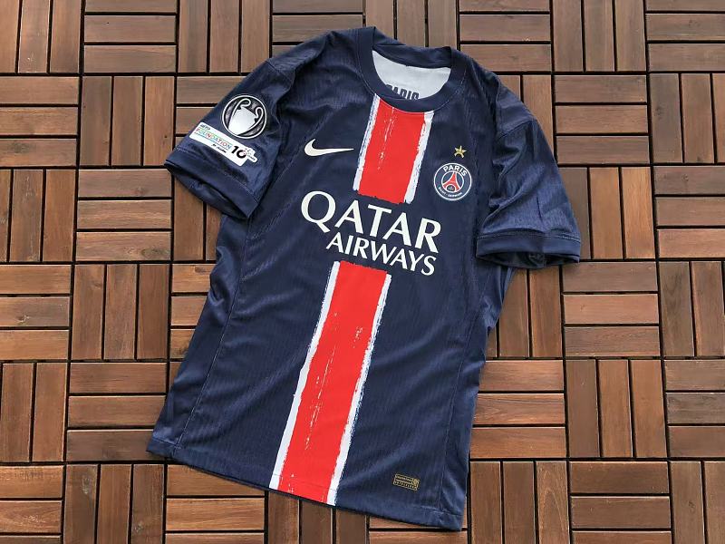 Football T-shirt · 5