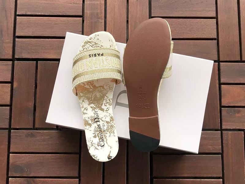 D O Slippers 5