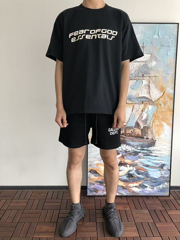 Essentials T-shirt 12