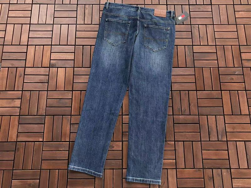 T H R Jeans · 6
