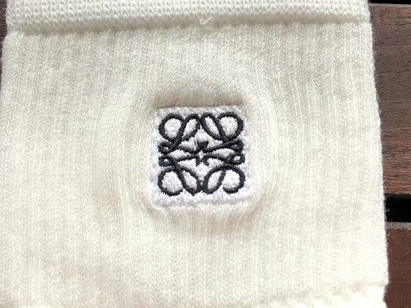L E Socks · 6