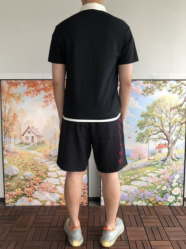 L E T-shirt · 4