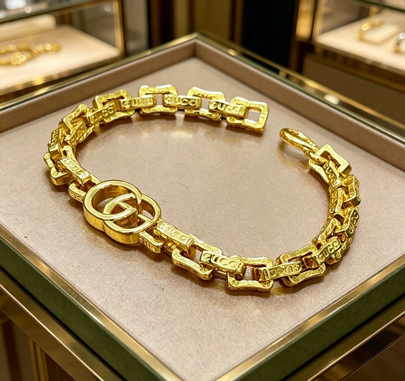 G C I Jewelry · 4