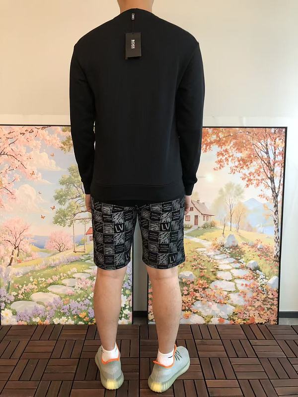 H G B S Sweater · 5