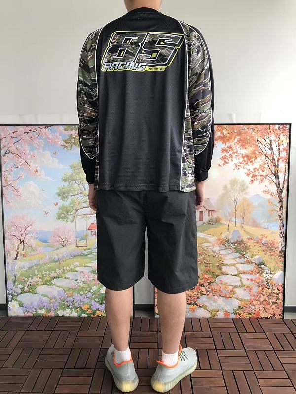Undefeated & Helly Hansen Long-sleeve · 4