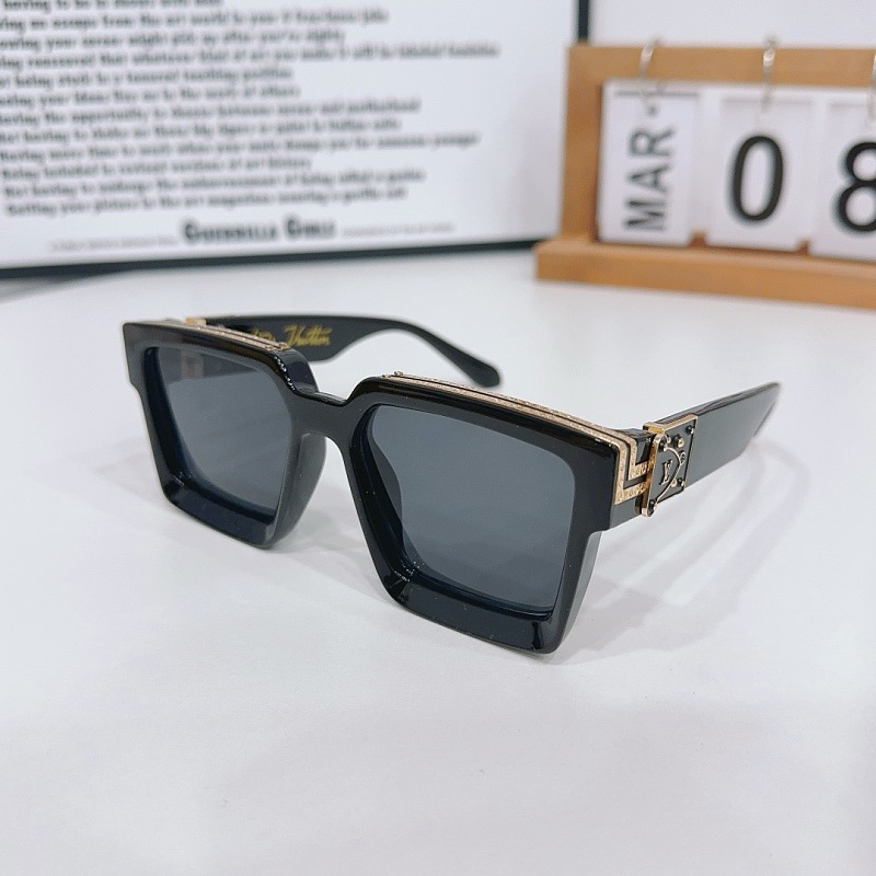 L Sunglasses 2