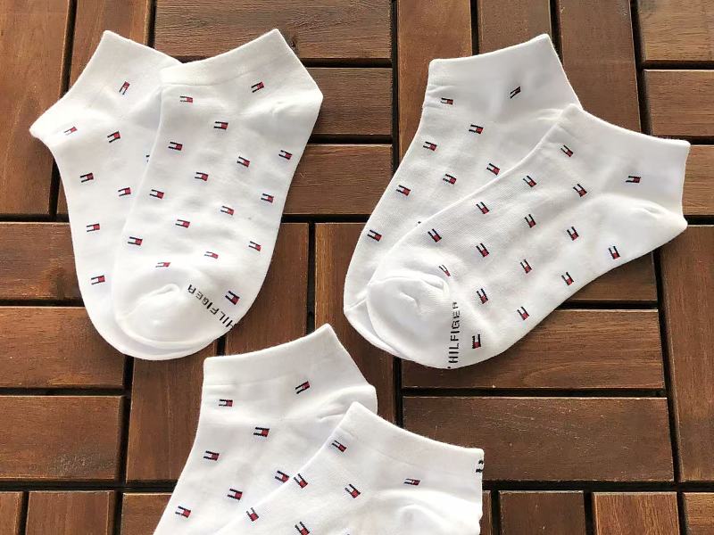 T H R Socks 4