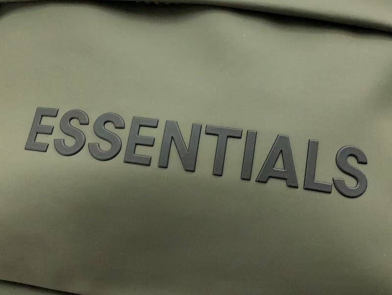 Essentials Bag 12