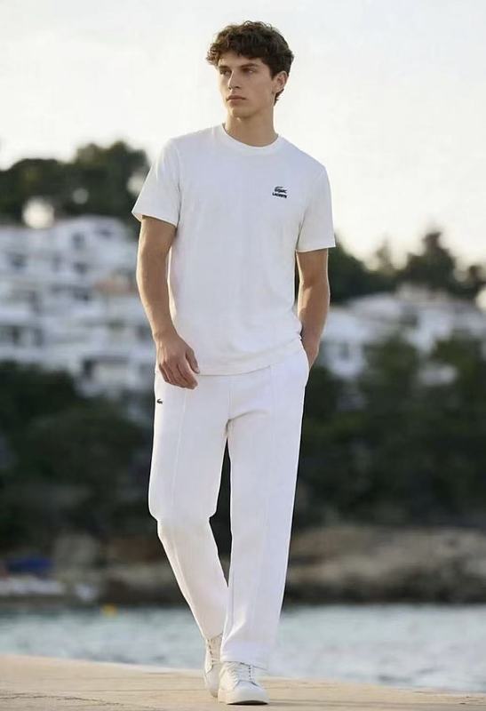 L C St T-shirt · 5