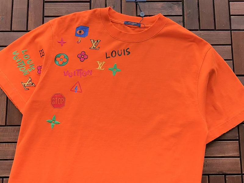 L T-shirt 12