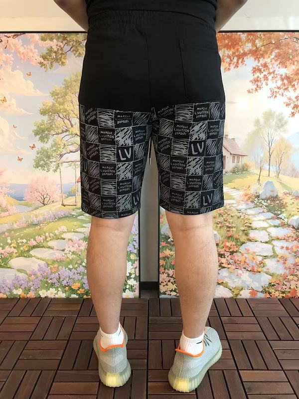 L Shorts · 4