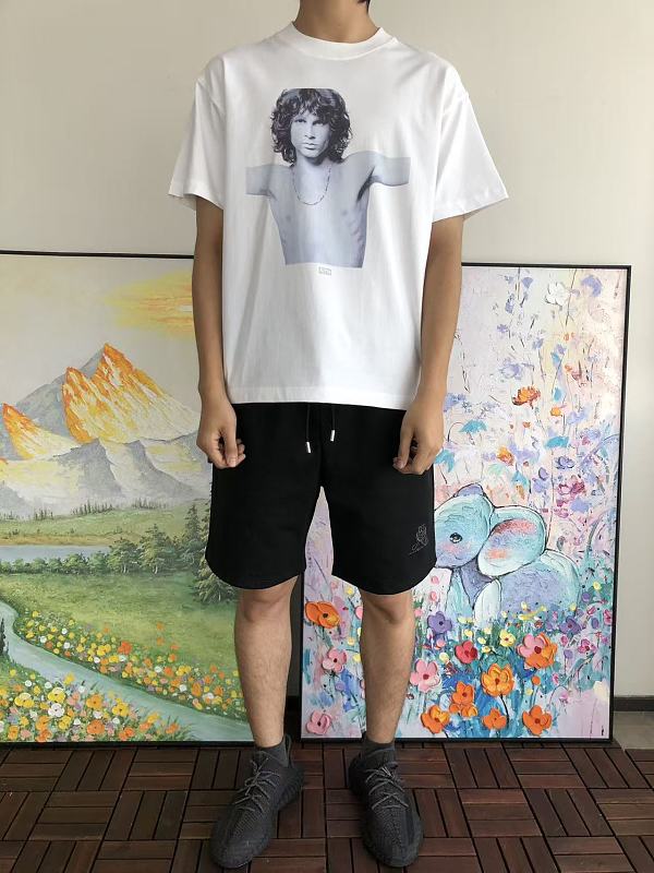 K T T-shirt · 3