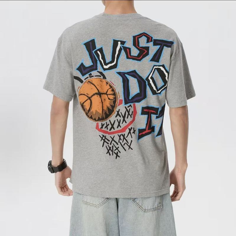 Nike T-shirt · 4